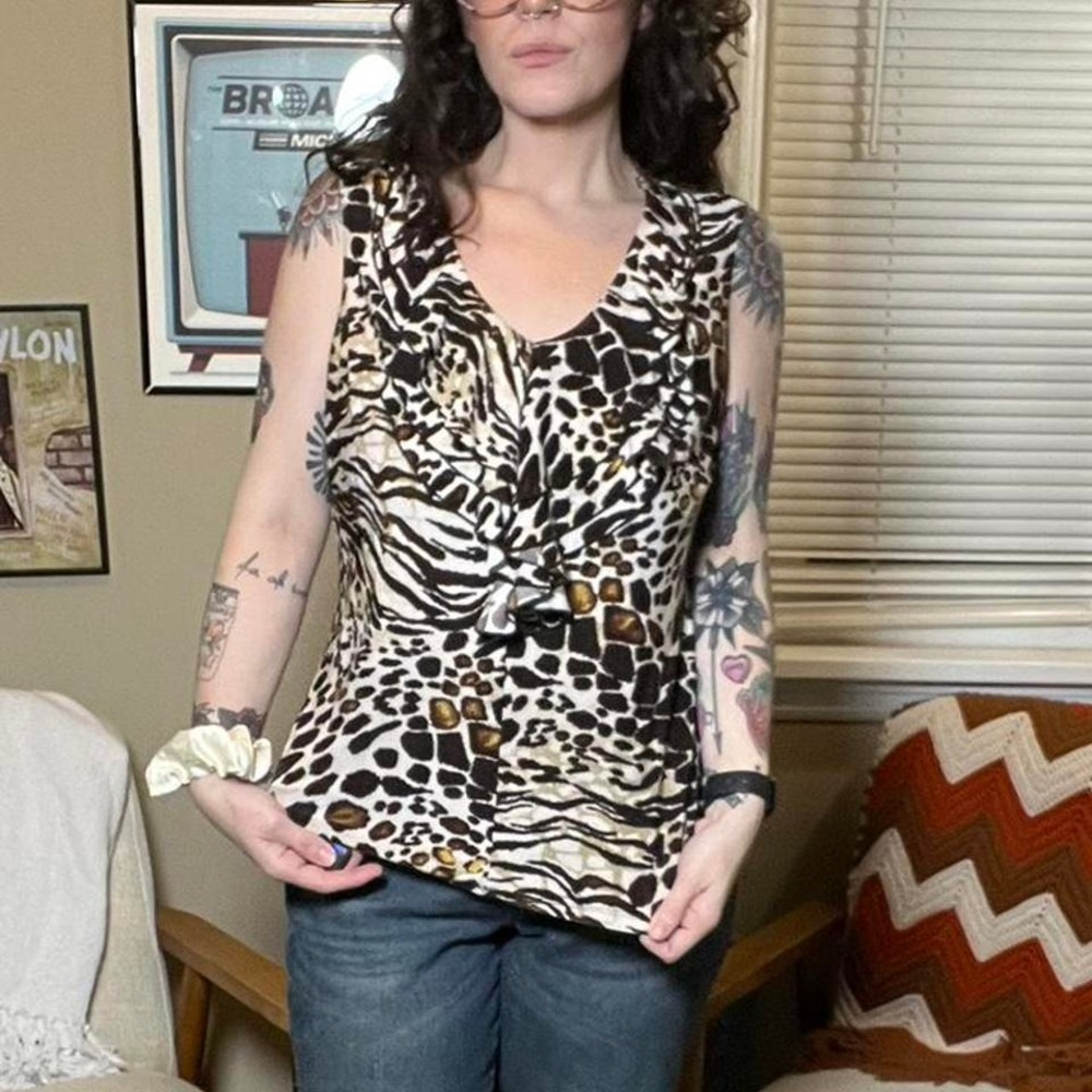 Milano Animal Print Ruffle V Neck Sleeveless Womens Tank Top M - Picture 3 of 4
